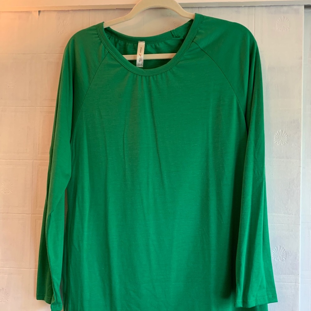 NWT pretty green top